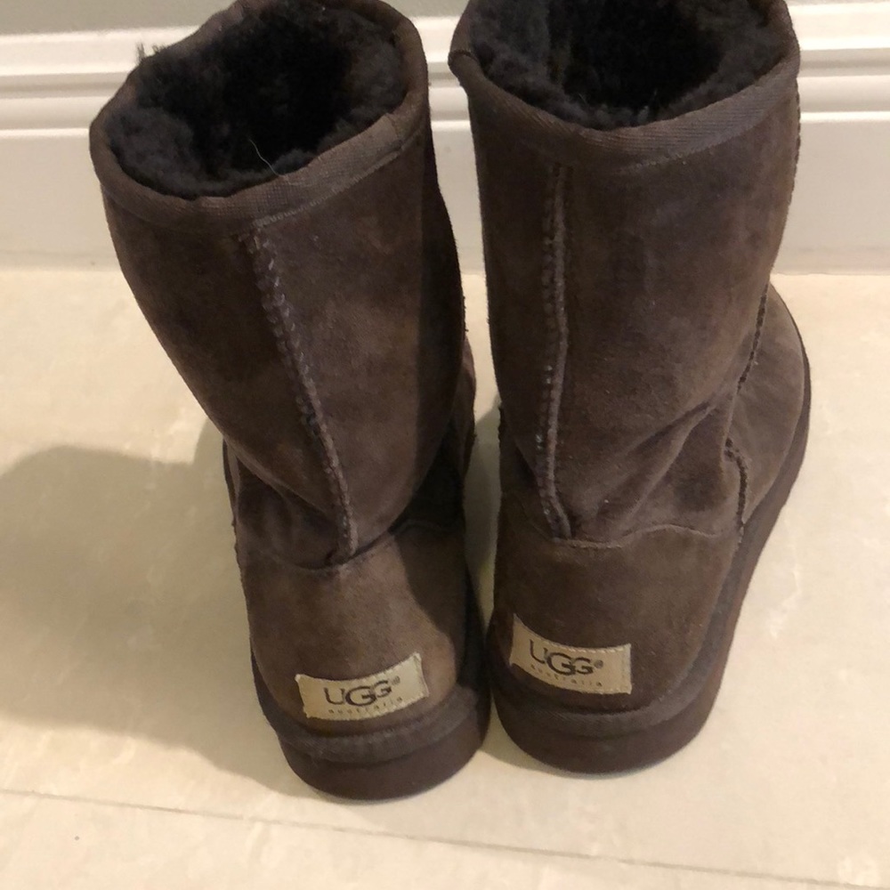 UGG Boot - Picture 2 of 5